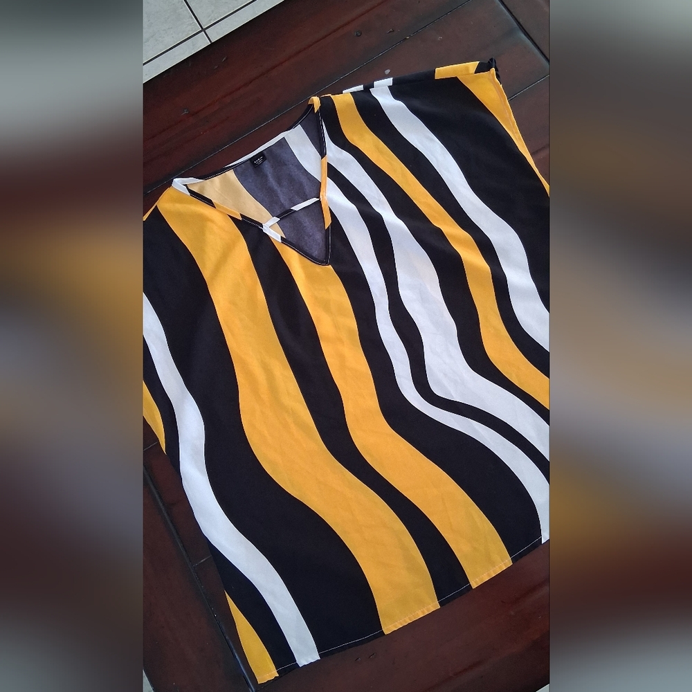 SHEIN Women's Blouse in Black, White, and Yellow